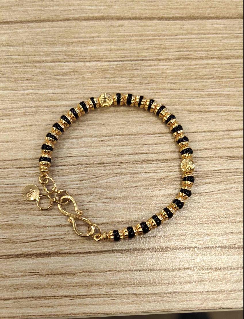GOLD BRACELET ONE
